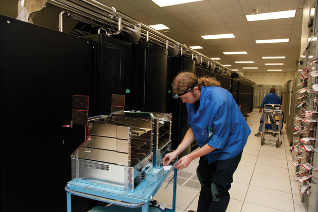 Cray_Technician_upgrading_Titan.jpg