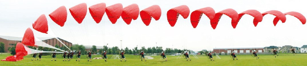 20130678自由飞天动力伞.jpg