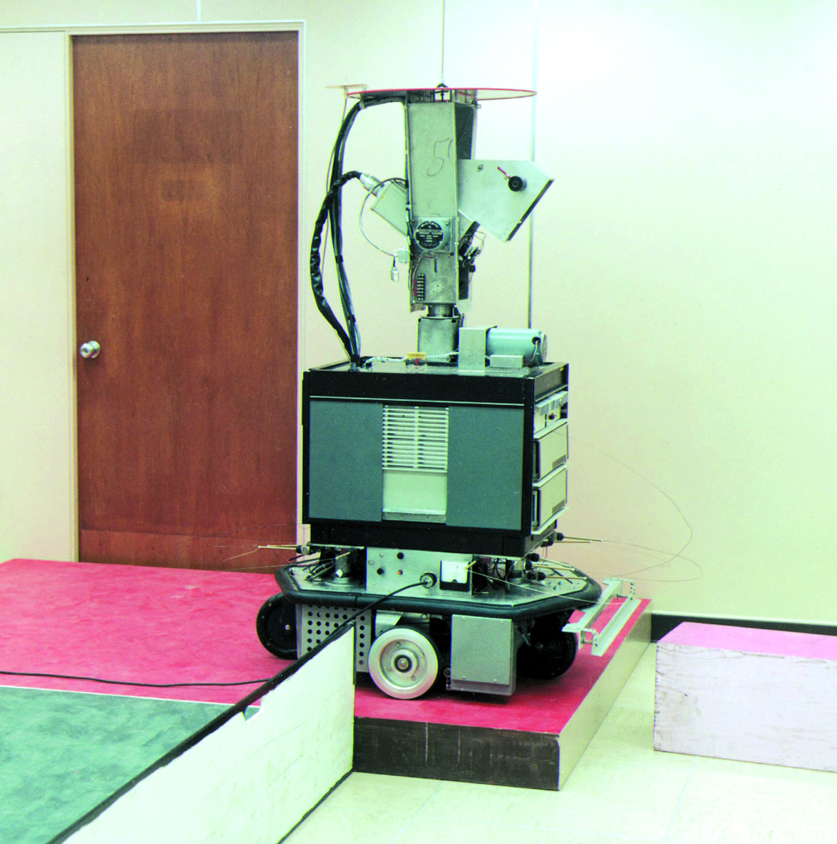 201108p82_f2.jpg
