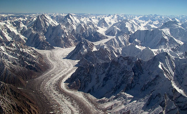 640px-Baltoro_glacier_from_air.jpg
