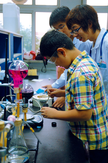 201110p4_f1.jpg